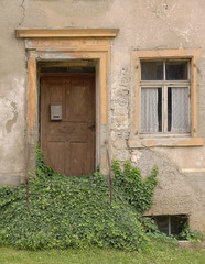 Fototapeta na wymiar Old door and window