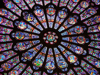Vitrail de la cathédrale Notre-Dame de Paris