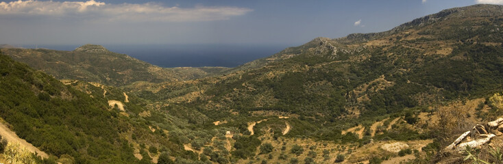 Obraz premium Large panorama of greek mountains and bay