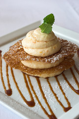 confection with wafers and mint