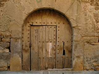 Fototapeta na wymiar puerta antigua