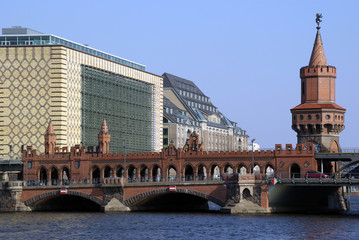 Oberbaumbrücke - Architektur in Berlin - obrazy, fototapety, plakaty