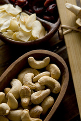 cashew nuts and garlic
