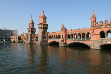 Fototapeta na wymiar Oberbaumbrücke Berlin