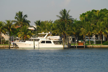 Upscale waterfront homes in Florida