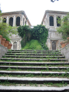 Caesar's Ancient Roman Palace In Rome