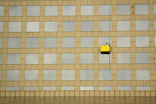limpiando ventanas