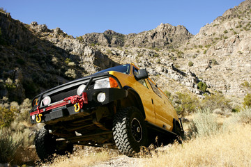 4x4 yellow van off road in Kings Canyon, Utah © Oksana Perkins