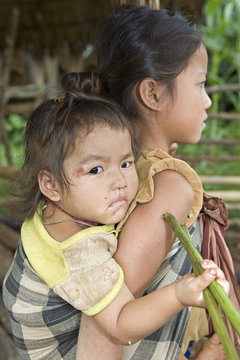 Hmong-Geschwister