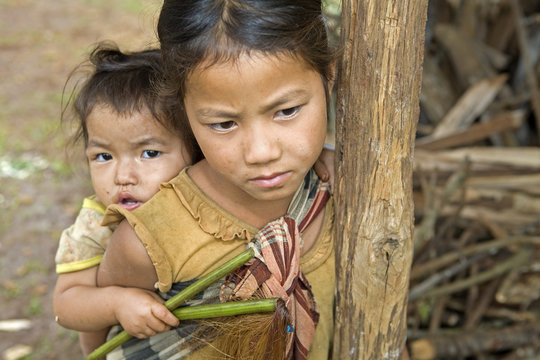 Hmong-Geschwister