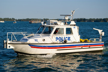 Police boat © qqwest