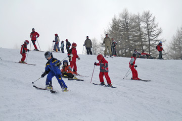 skieurs sur piste