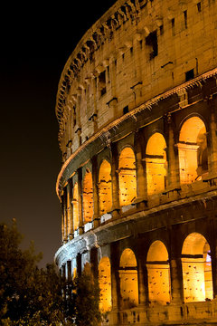 Roma - Particolare del colosseo