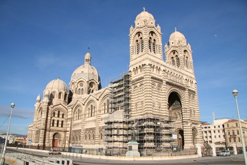 Fototapeta na wymiar Bazylika katedralna Matki Bożej Większej w Marsylii