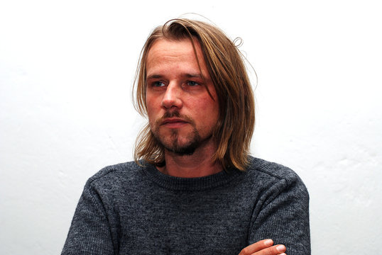 mann nachdenklich