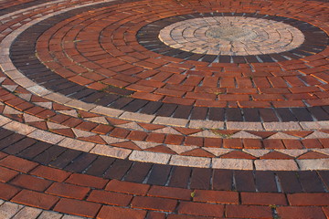 Paving in circles