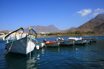 Fototapeta premium barcas en el puerto de San Nicolas, Gran Canaria
