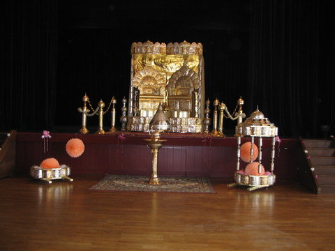 trone de mari&eacute;s