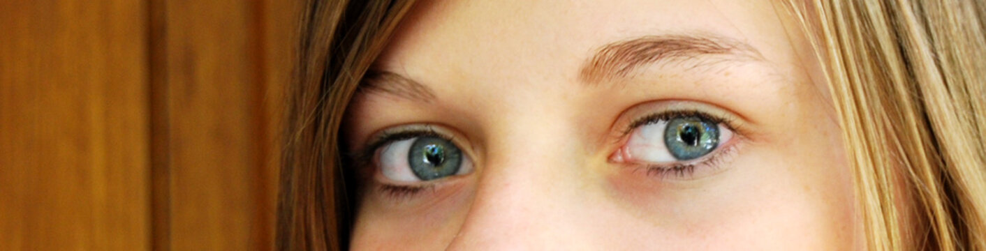 Bani&egrave;re regard bleu