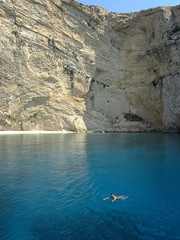 cote et rochers grecs