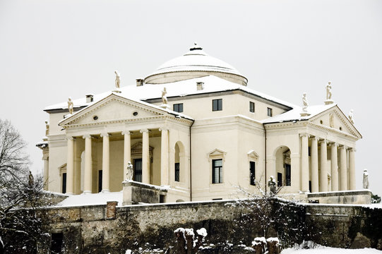 Villa Rotonda in snow