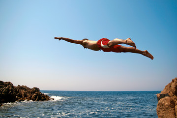 Kopfsprung ins Meer © Simon Kraus