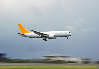 Boeing 767 cargo jet