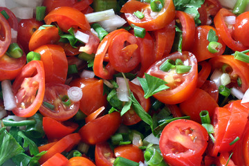 Salad with tomatoes, onions and parsley