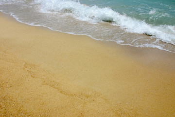Fototapeta na wymiar Beach and Waves with copyspace