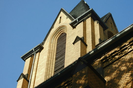 Kirchturm Liebfrauenkirche in D&uuml;sseldorf Flingern