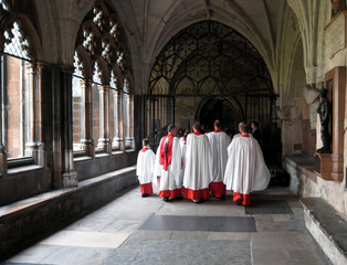 Fototapeta premium Choristers in Westminster abbey cloisters