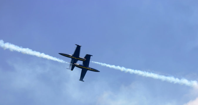 Crossing jets