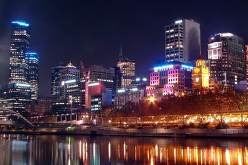 Fototapeta na wymiar Melbourne miasto nocą