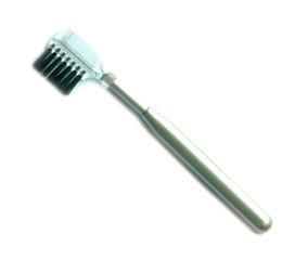 peigne et brosse &agrave; sourcils