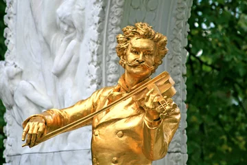 Deurstickers The Statue of Johann Strauss in stadtpark in Vienna, Austria © Gary