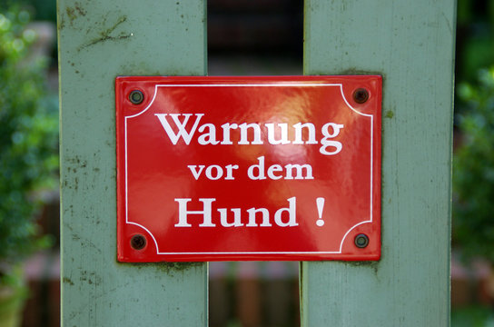 Warnung vor dem Hund