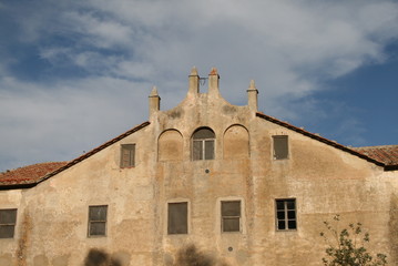 Particolare di un tetto a doppia U