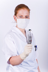 Medizinische Instrumente in der Hand