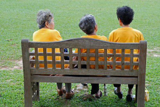 woman in yellow in the parks