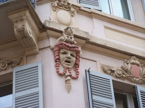 fa&ccedil;ade sculture