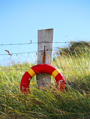rettungsring am zaun
