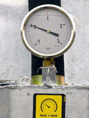 pressure gauge