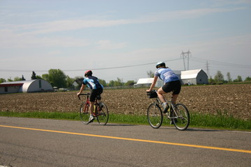 cycliste dans la campagne