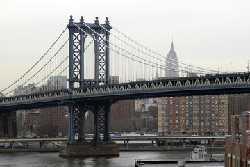 brooklyn bridge with the empire state building