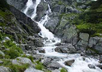 Fototapeta na wymiar Górski wodospad