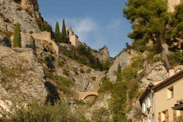 Moustiers III