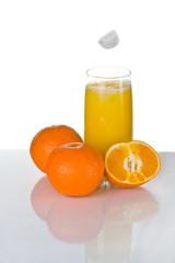 orange juice with ice