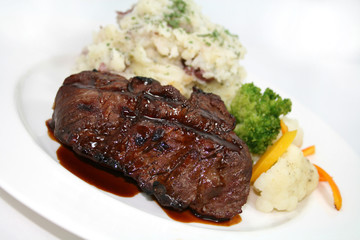 Beef and Garlic Mashed Potatoes