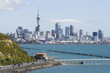 Rolgordijnen Auckland City, New Zealand CBD with Jetty © Malcolm Leman