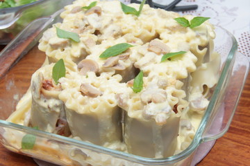 baked lasagna in white mushroom sauce